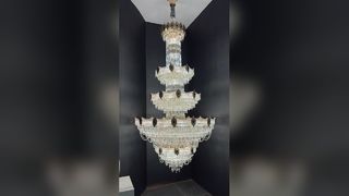 Chiếc đèn chùm lớn sang trọng cho trang trí nội thất cao cấp