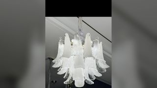 Xem Đèn chùm pha lê hình kim tự tháp tùy chỉnh Kết thúc vàng Khách sạn Câu lạc bộ Biệt thự Mặt dây chuyền hiện đại hình học sang trọng