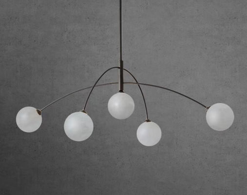 Postmodern Creative Fashion Brass Phòng khách Đèn đèn Đèn đơn giản Đèn khách sạn sang trọng Phòng ngủ Alabaster Đèn treo