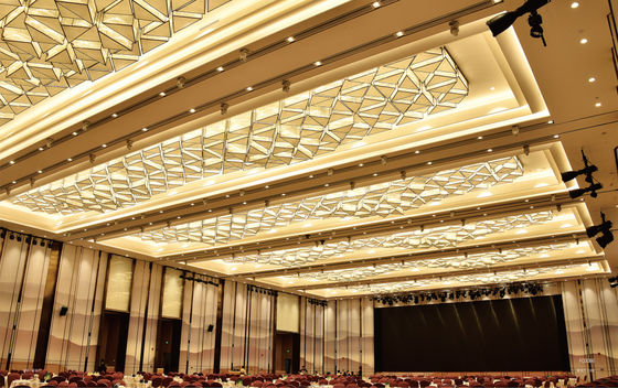 Thành phố Zhongshan Thiết kế mới Mô hình hình chữ nhật hình học đèn LED Đèn đèn thân nhôm phù hợp cho dự án nhà hàng nhà hàng
