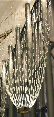 Đèn chùm LED lớn kiểu rèm pha lê trang trí trần nhà cao