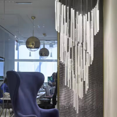 Trang trí đám cưới Đèn đèn lồng ống thép không gỉ có thể được tùy chỉnh Lobby khách sạn hiện đại được trang trí bằng đèn lồng thủy tinh đèn lồng trắng
